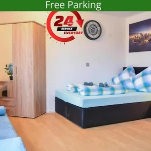Ruhige Im . Private Parkplatz ,balkon ,netflix Apartament